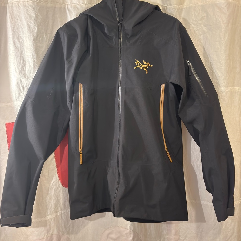 Men’s Small Arcteryx Sabre AR Jacket Black